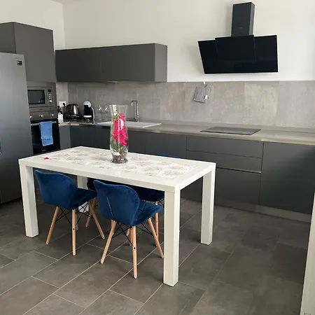Peschiera Luxury House