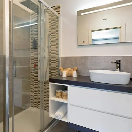 Сasa de vacaciones Peschiera Luxury House Peschiera del Garda