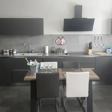Peschiera Luxury House *